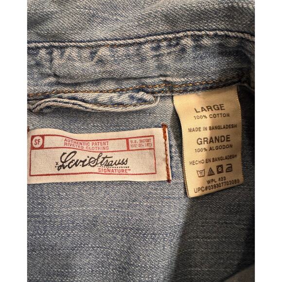 Y2K Vtg Levi Strauss Women's Button Down Denim Shirt Size L Light Wash - Picture 3 of 4